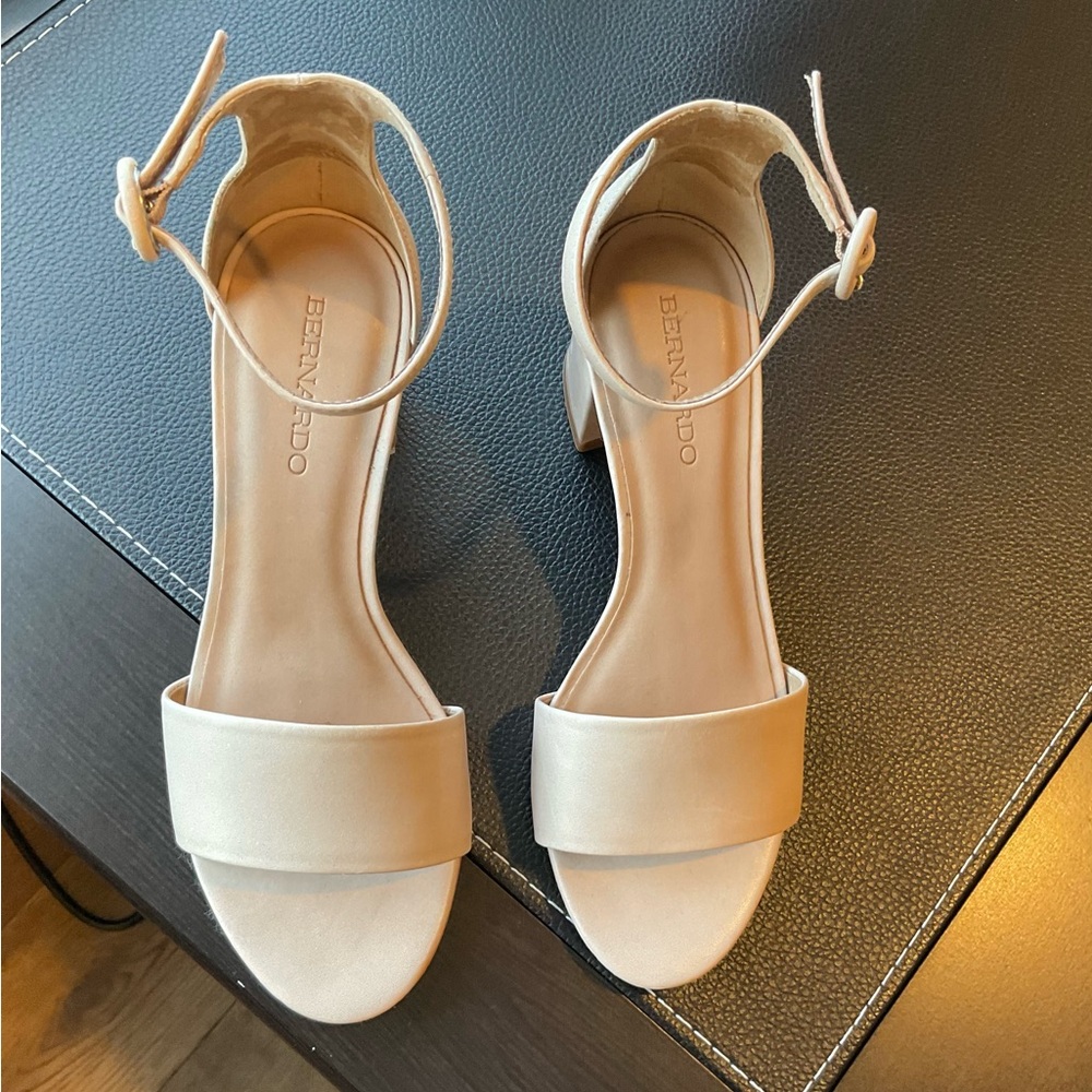 Bernardo Belinda Sandal, sz 7